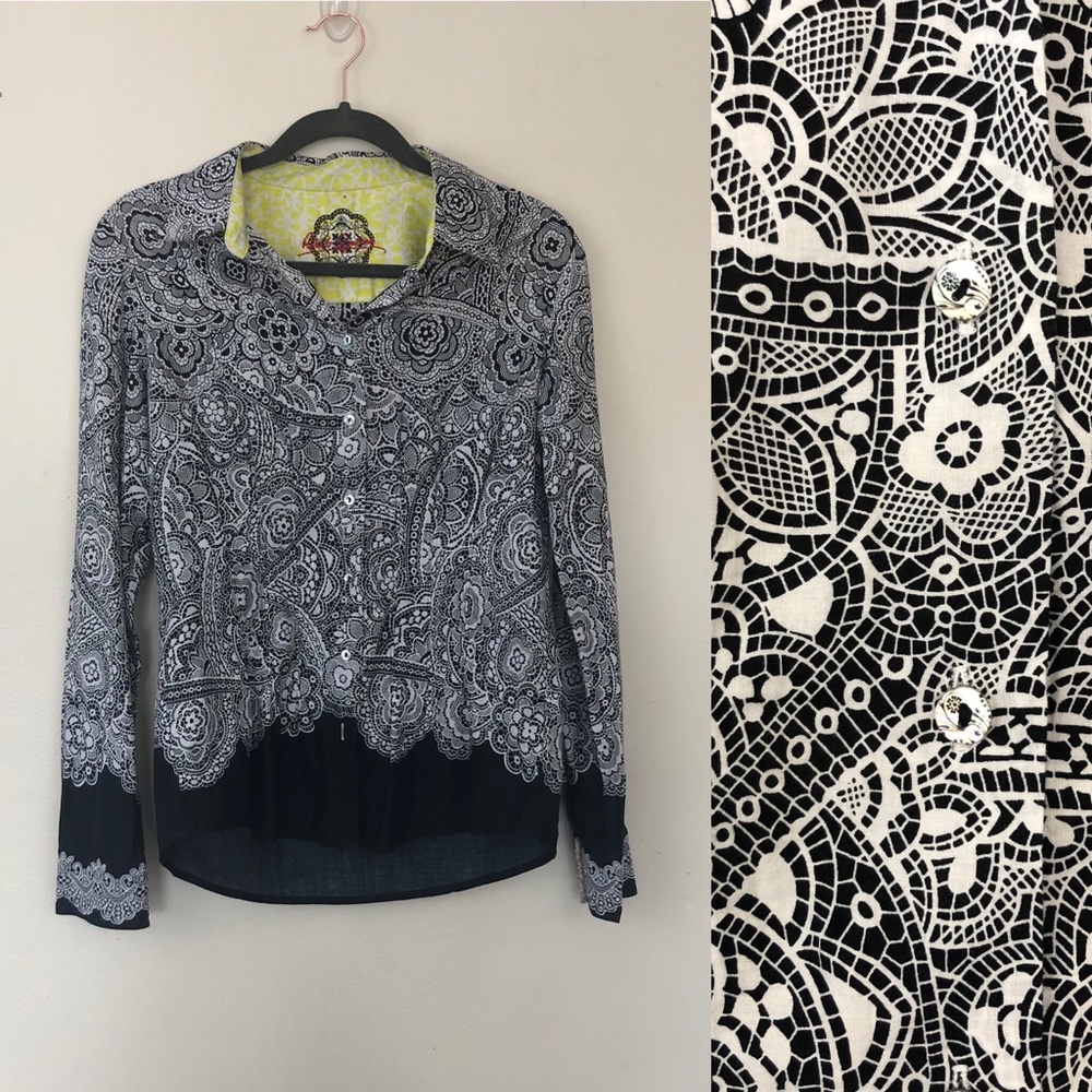 SALE Robert Graham button up shirt. 100% cotton